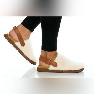 Born Kat Womens Size 7 Natural Shearling Leather Sling Back Mules Clogs Slippers